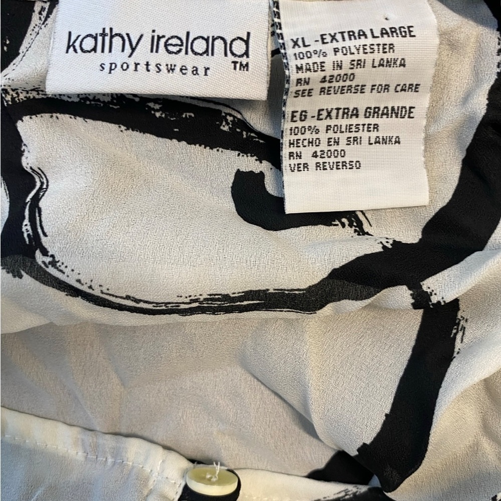 Kathy Ireland Abstract Circle Print Blouse (Size:XL, Color:White/Black) - Picture 3 of 3